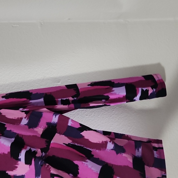 DIANA BELLE Women's Top Abstract Print. Size XL. - Picture 6 of 9